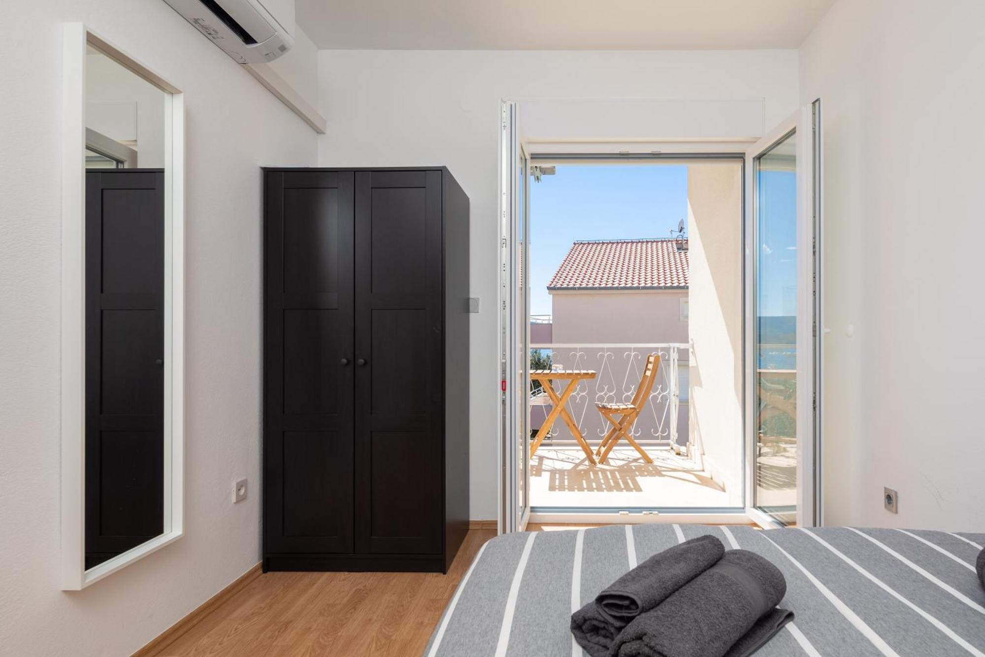 Sunshine Suites Омиш Экстерьер фото