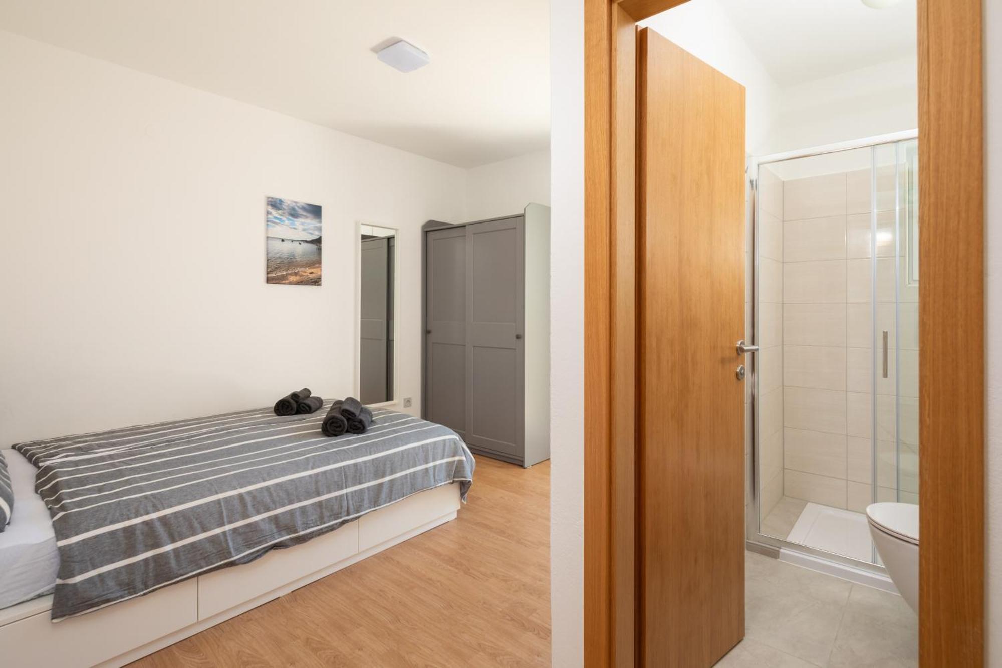 Sunshine Suites Омиш Экстерьер фото
