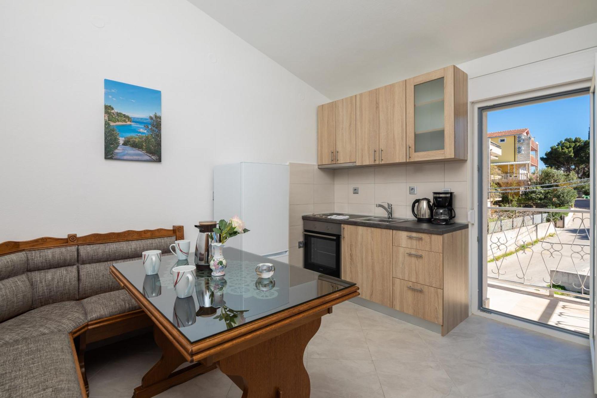 Sunshine Suites Омиш Экстерьер фото