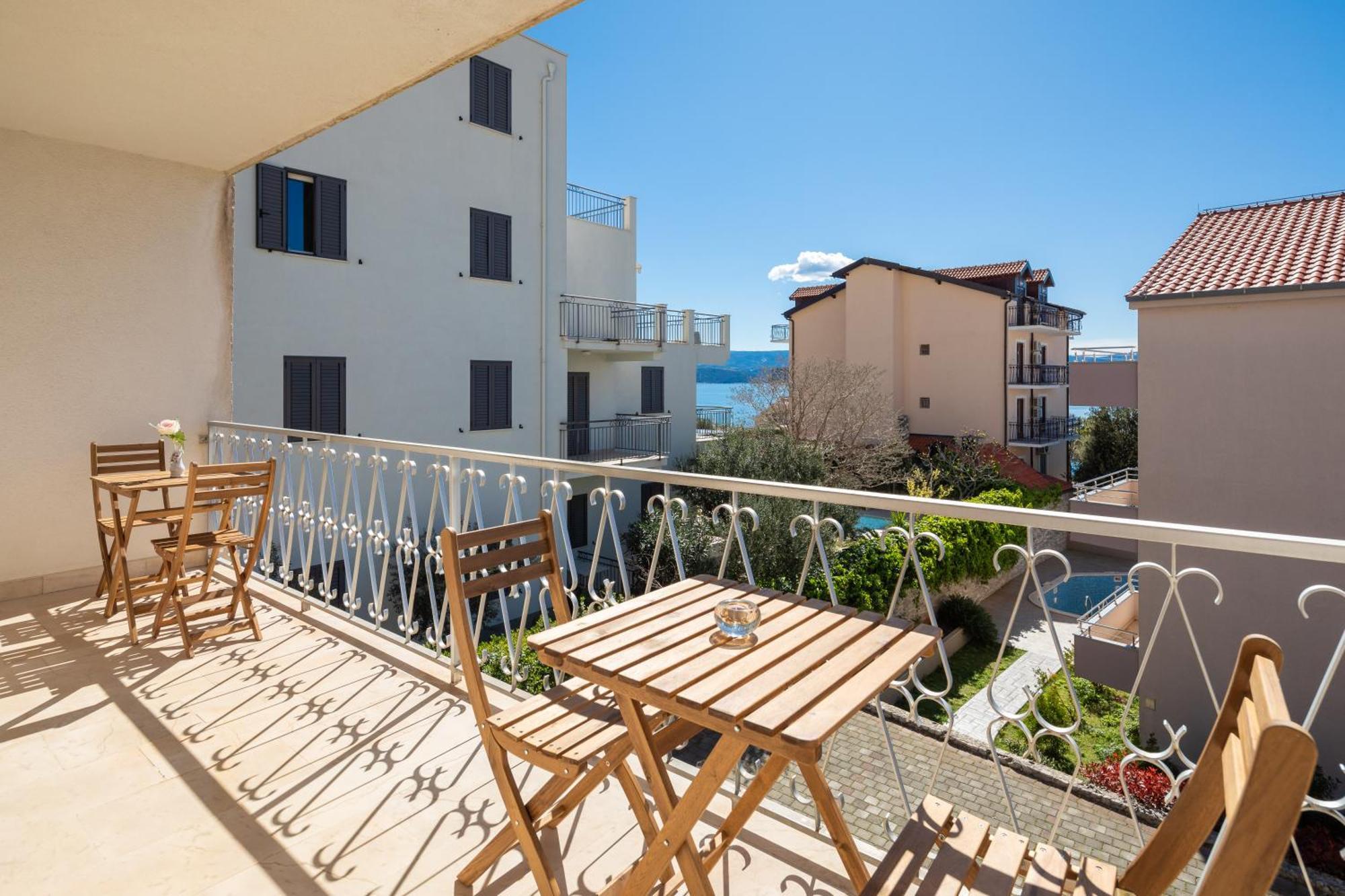 Sunshine Suites Омиш Экстерьер фото