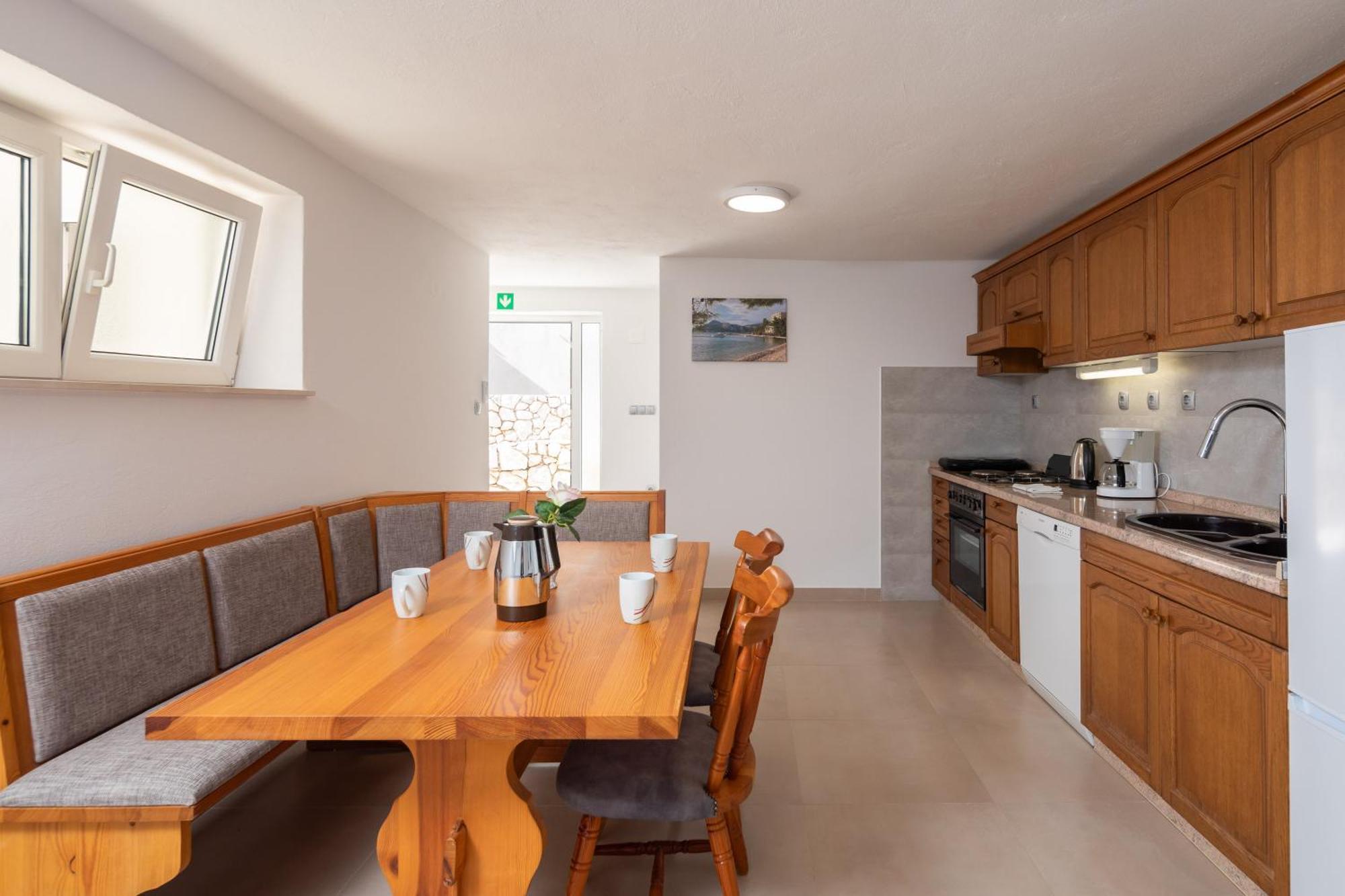 Sunshine Suites Омиш Экстерьер фото