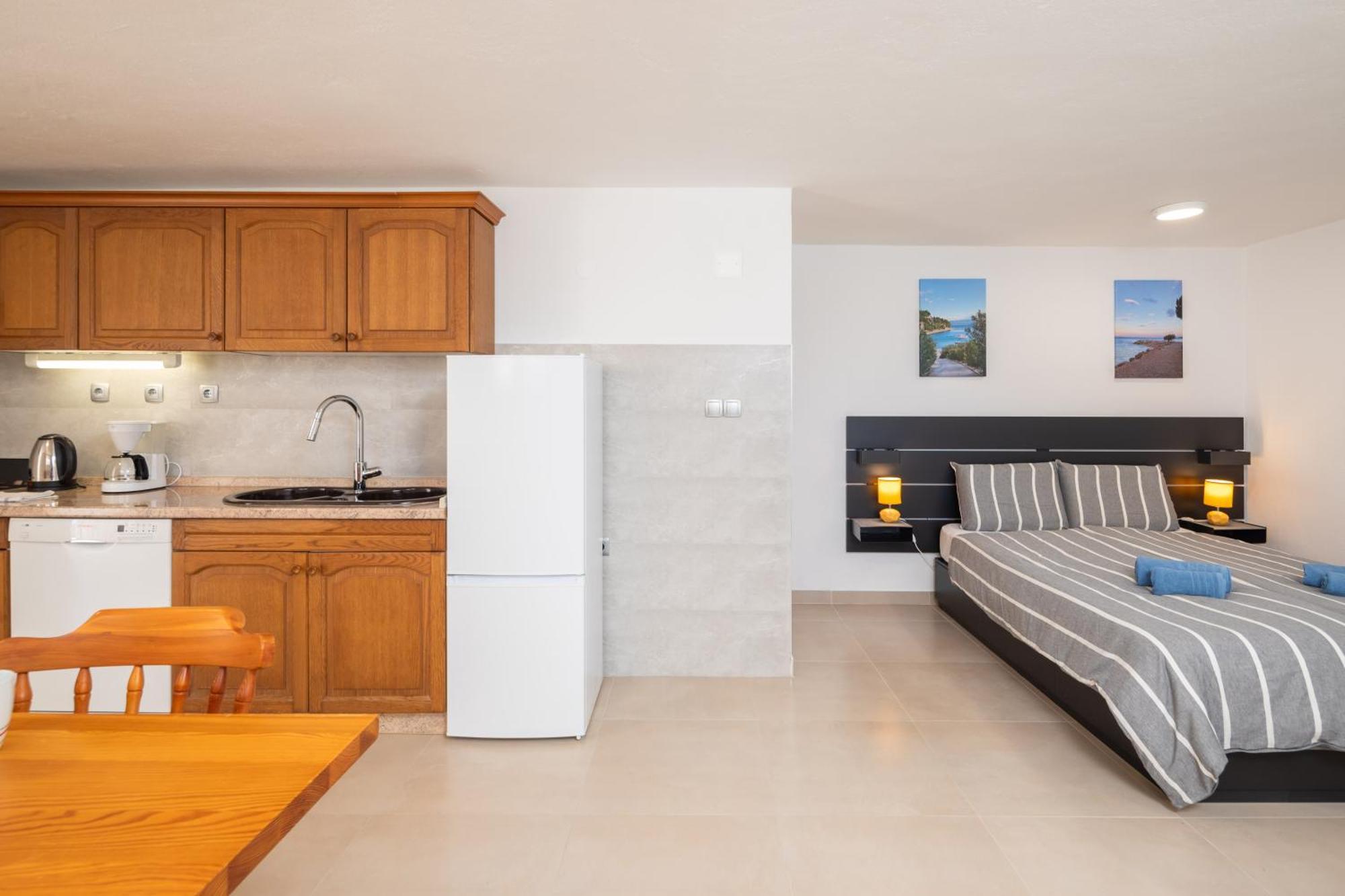 Sunshine Suites Омиш Экстерьер фото