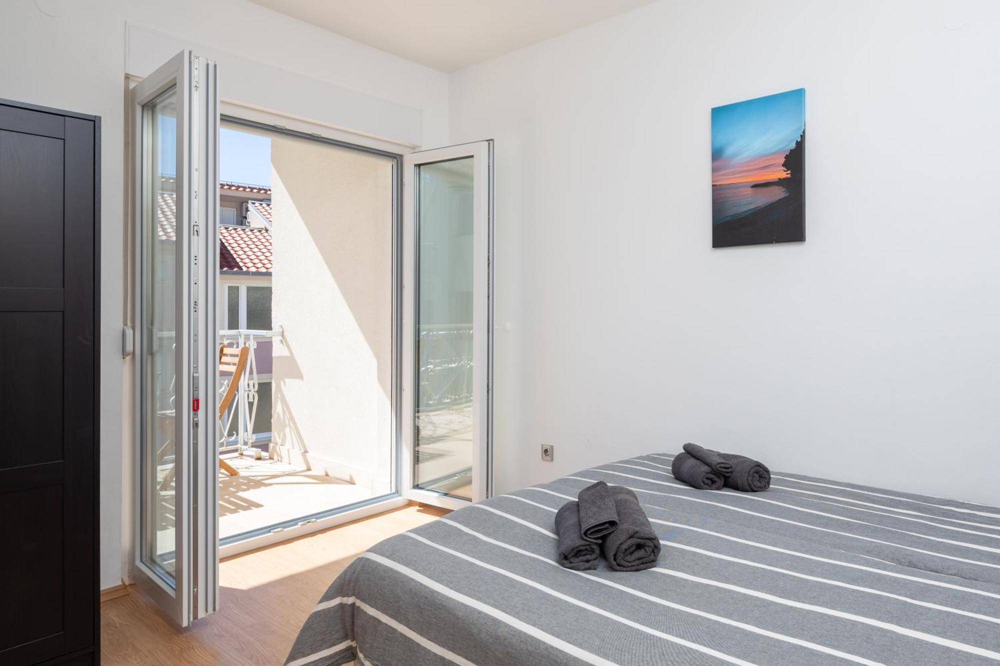 Sunshine Suites Омиш Экстерьер фото